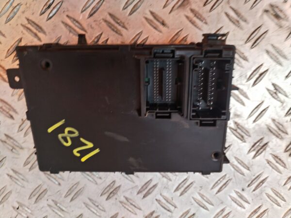 CAJA RELES / FUSIBLES 129628