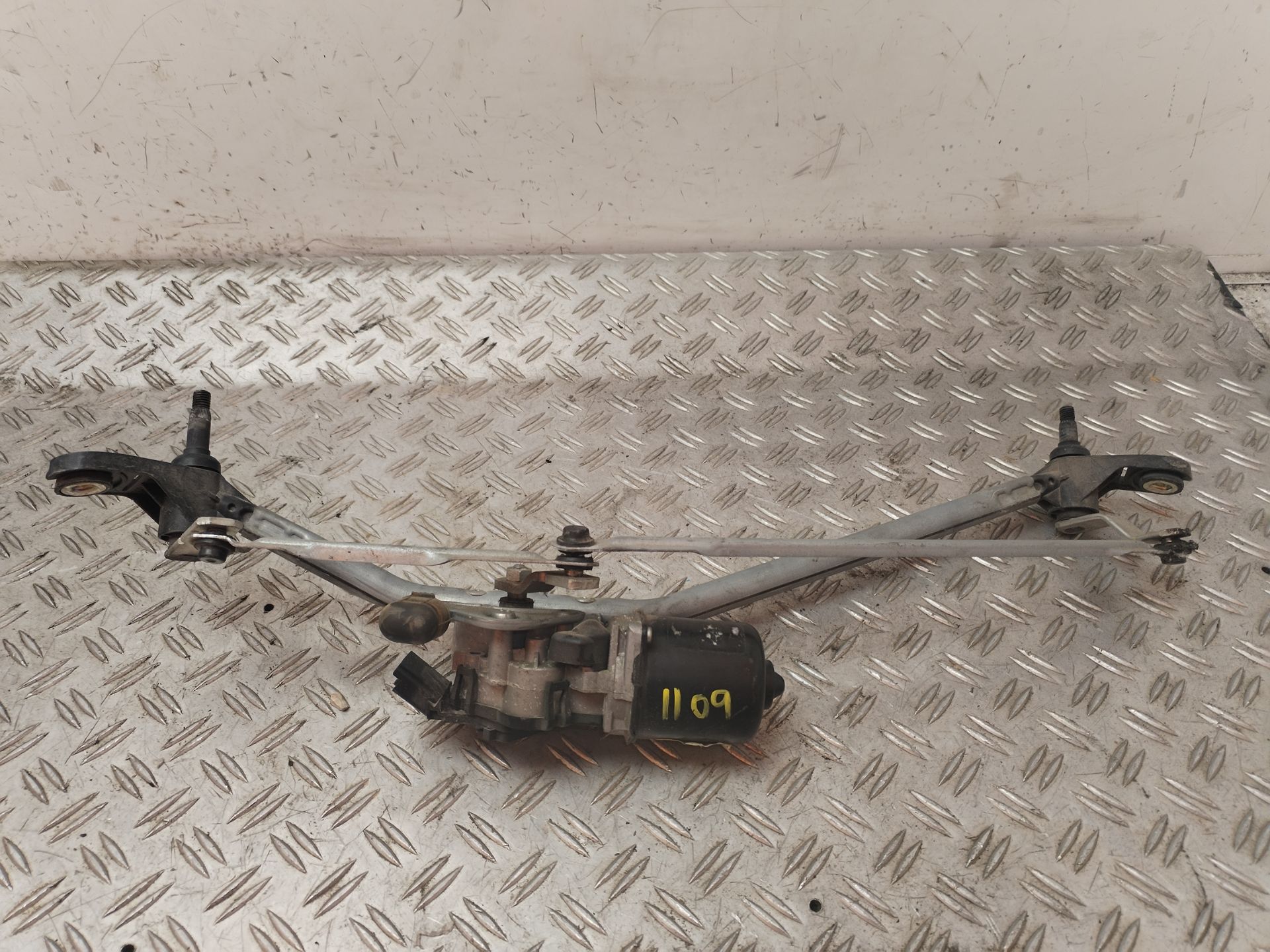 MOTOR LIMPIA DELANTERO 129209