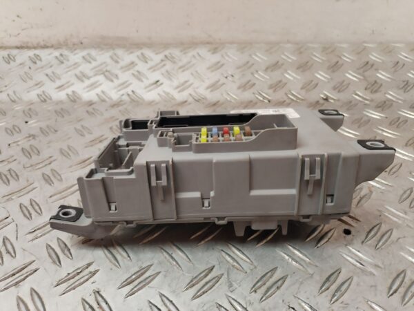 CAJA RELES / FUSIBLES 129340