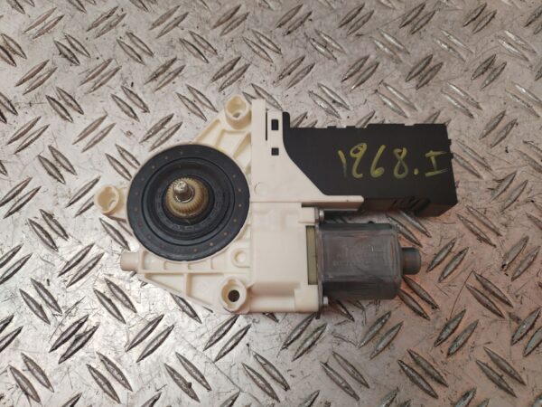 MOTOR ELEVALUNAS DELANTERO IZQUIERDO 130502