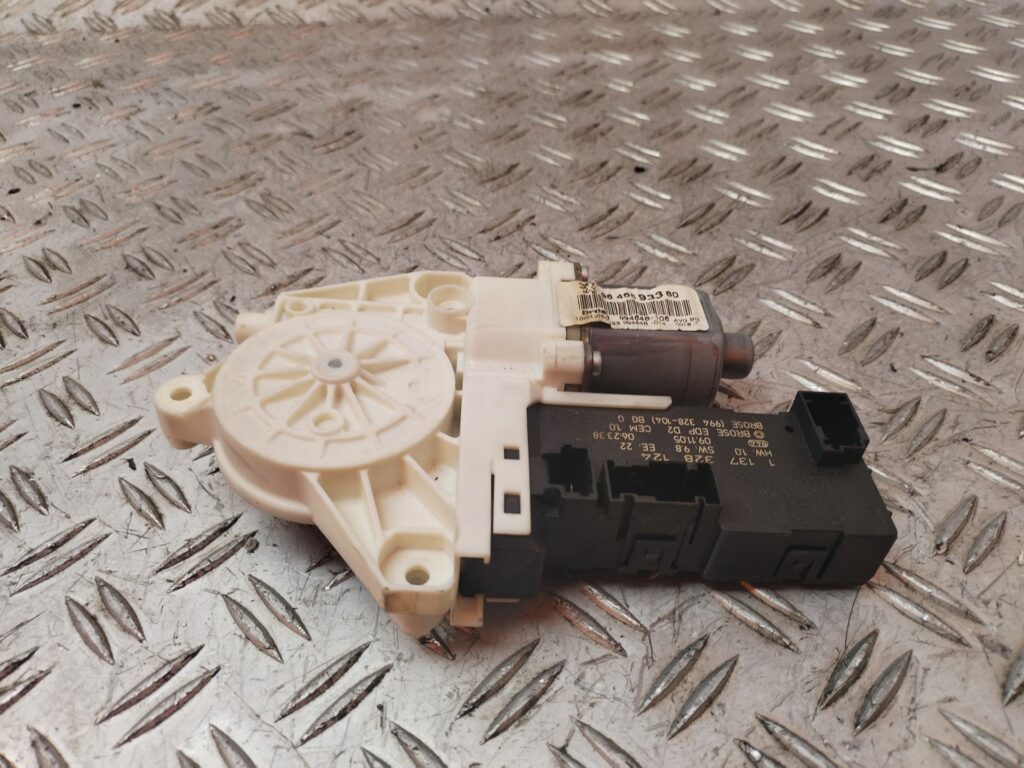 MOTOR ELEVALUNAS DELANTERO IZQUIERDO 130502