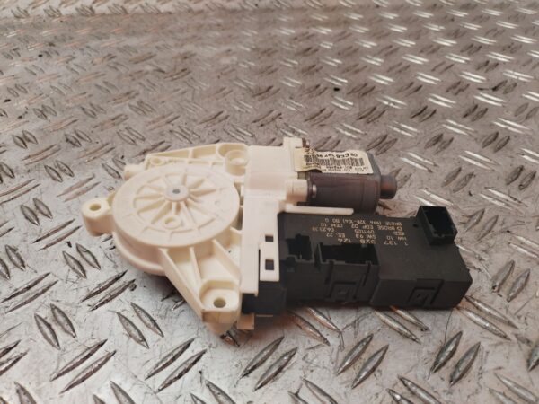 MOTOR ELEVALUNAS DELANTERO IZQUIERDO 130502