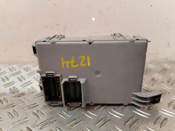 CAJA RELES / FUSIBLES 129970