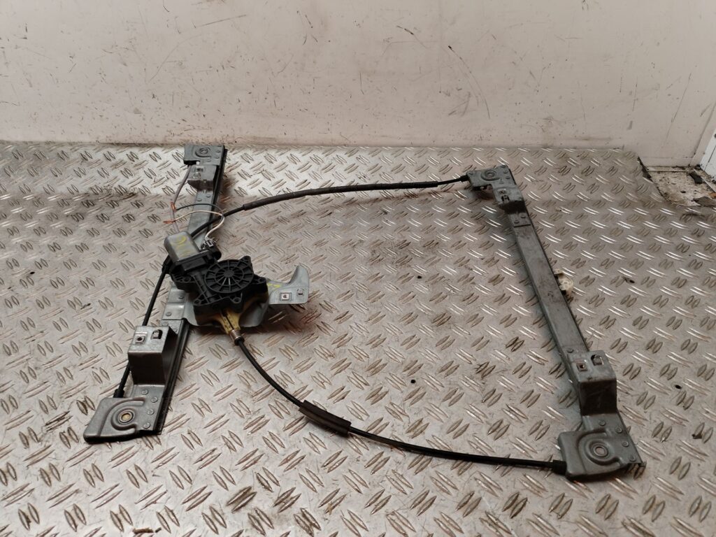 ELEVALUNAS DELANTERO IZQUIERDO 129558