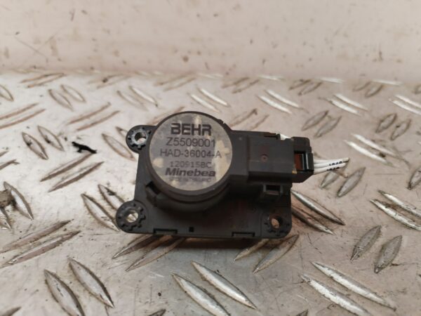 MOTOR APERTURA TRAMPILLAS CLIMATIZADOR 129074
