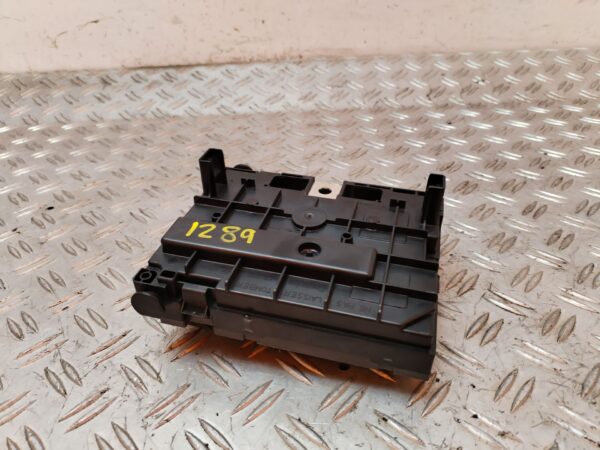 CAJA RELES / FUSIBLES 130187