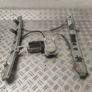 ELEVALUNAS DELANTERO DERECHO 129046