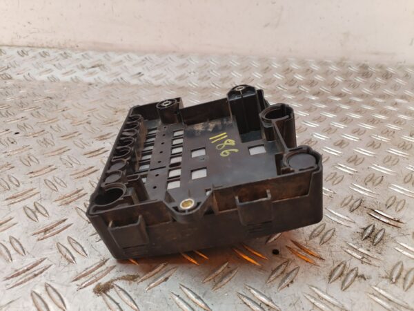 CAJA RELES / FUSIBLES 129229