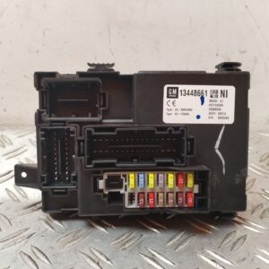 CAJA RELES / FUSIBLES 129628