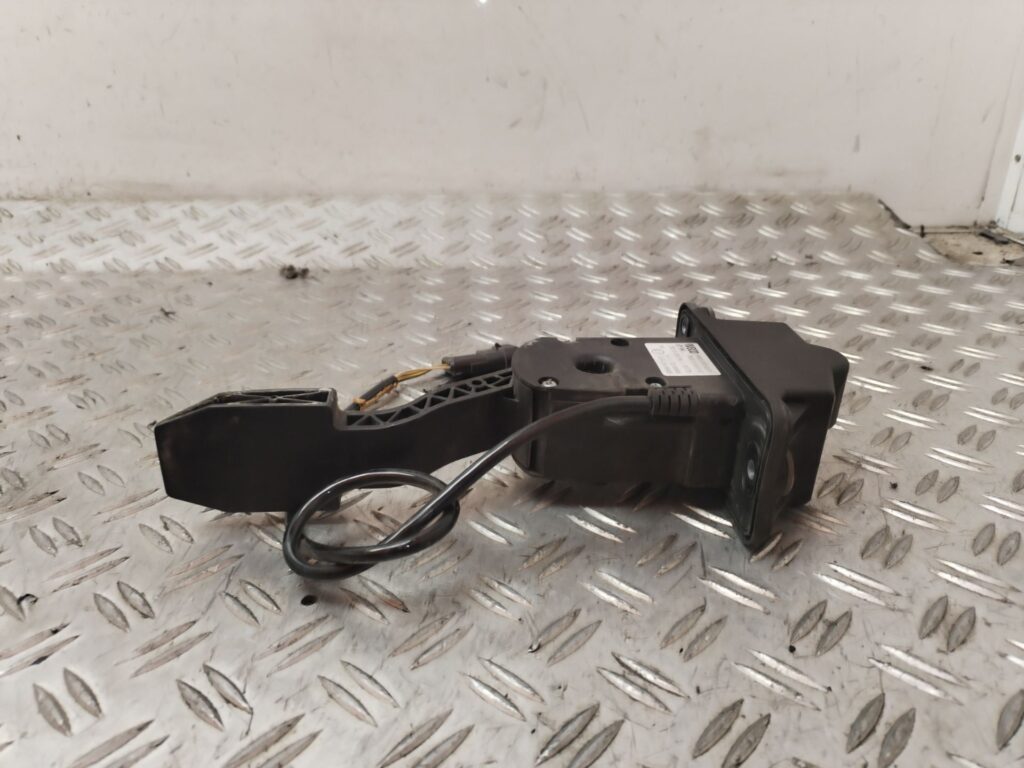 PEDAL ACELERADOR 129656