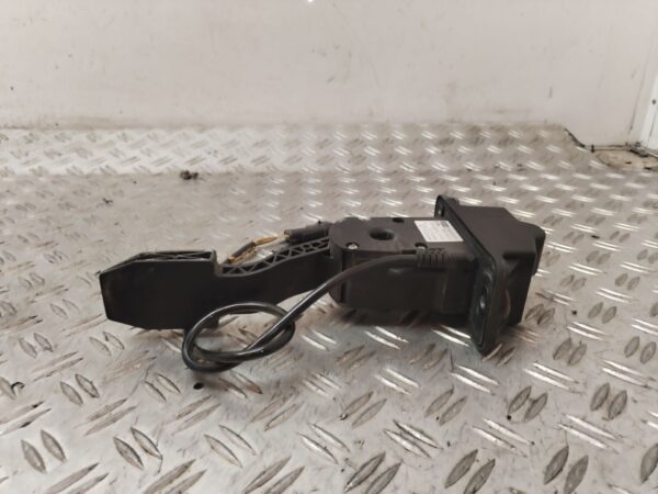 PEDAL ACELERADOR 129656