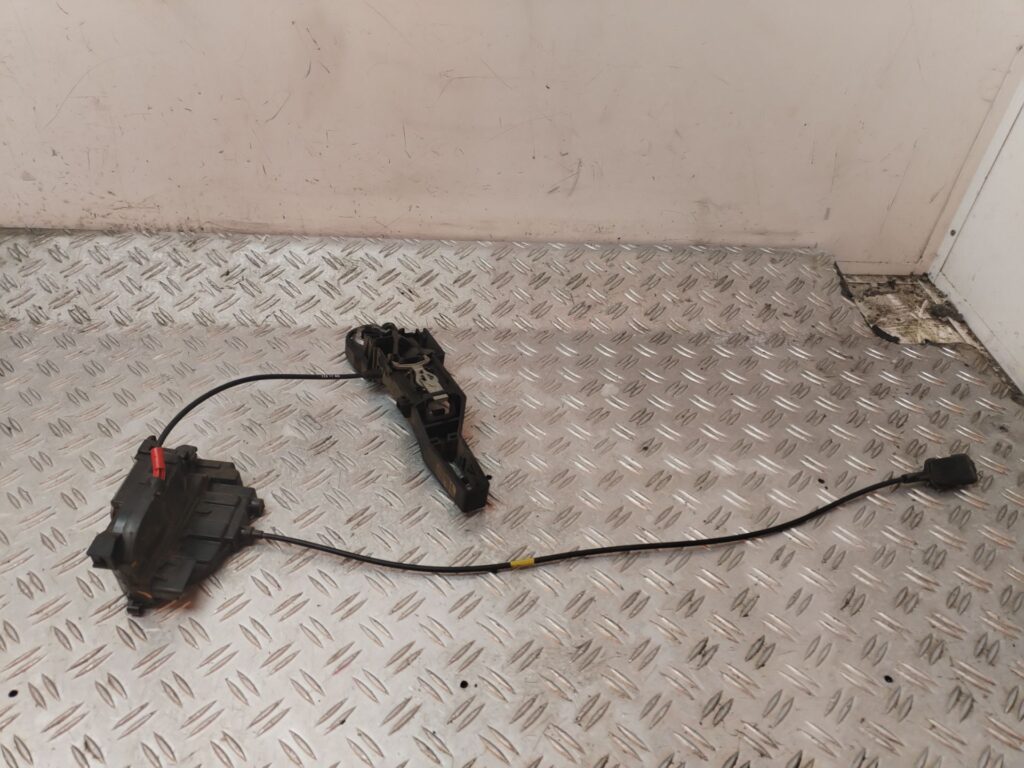 CERRADURA PUERTA DELANTERA DERECHA 130290
