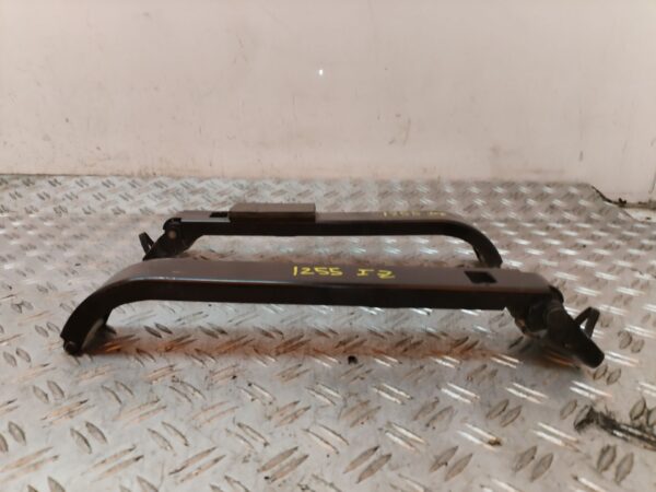 RETENEDOR PUERTA 130551