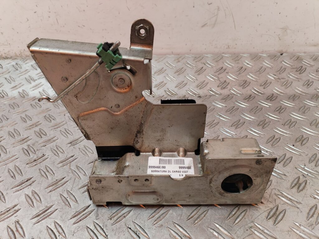 CERRADURA PUERTA TRASERA DERECHA 129358