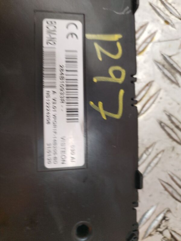 CAJA RELES / FUSIBLES 130098