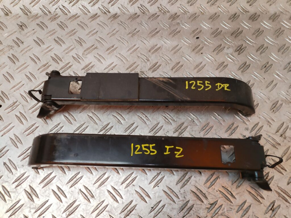 RETENEDOR PUERTA 130551