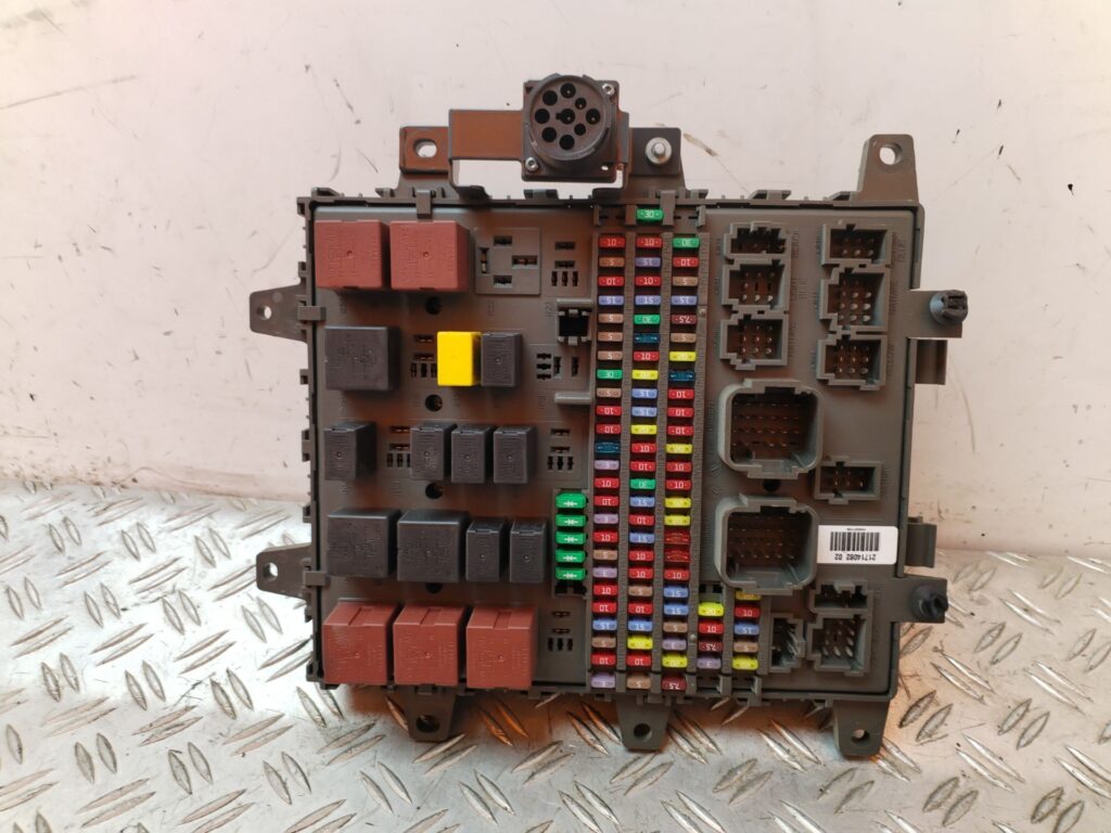 CAJA RELES / FUSIBLES 129740