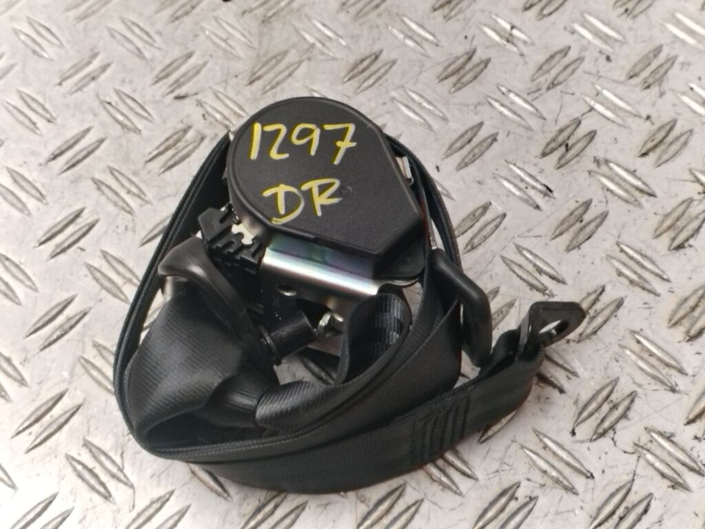 CINTURON SEGURIDAD DELANTERO DERECHO 130120