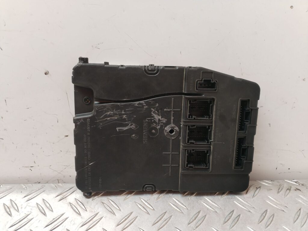 CAJA RELES / FUSIBLES 126319