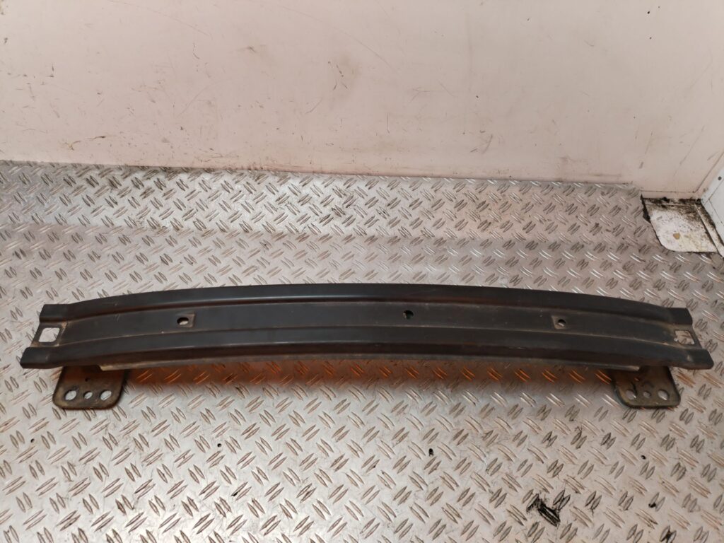 REFUERZO PARAGOLPES DELANTERO 130555