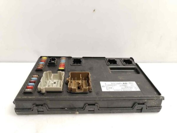 CAJA RELES / FUSIBLES 124392