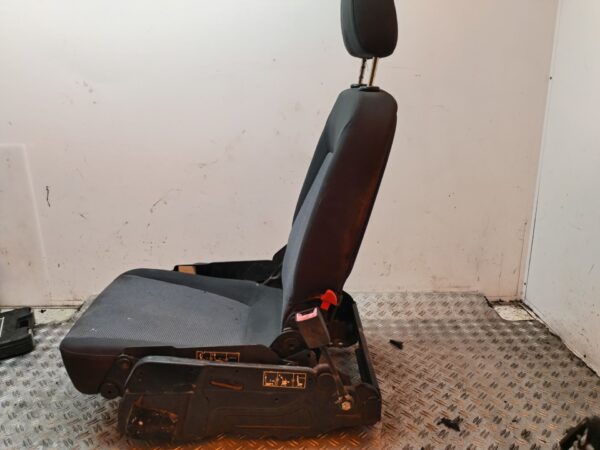 ASIENTO DELANTERO DERECHO 130483