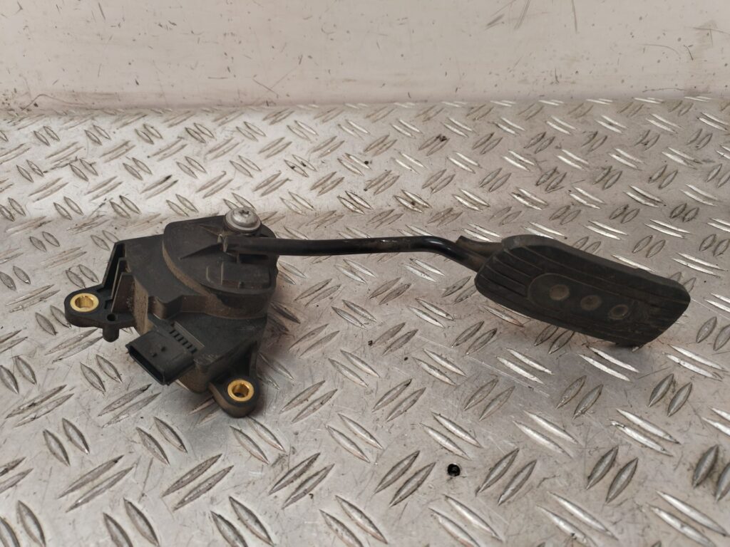 PEDAL ACELERADOR 129305