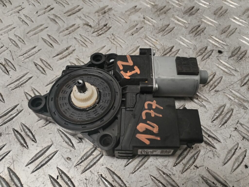 MOTOR ELEVALUNAS DELANTERO IZQUIERDO 130515