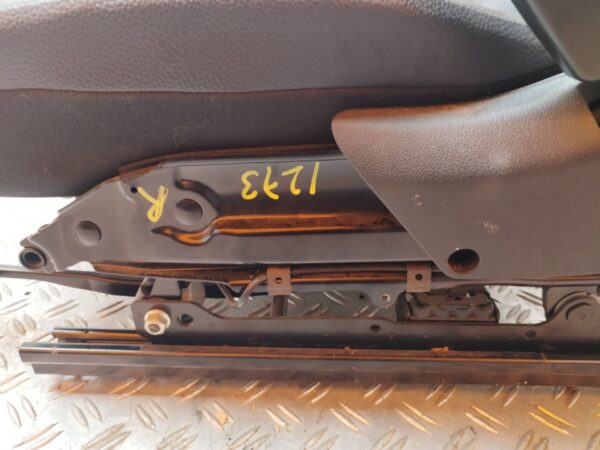 ASIENTO DELANTERO DERECHO 129592