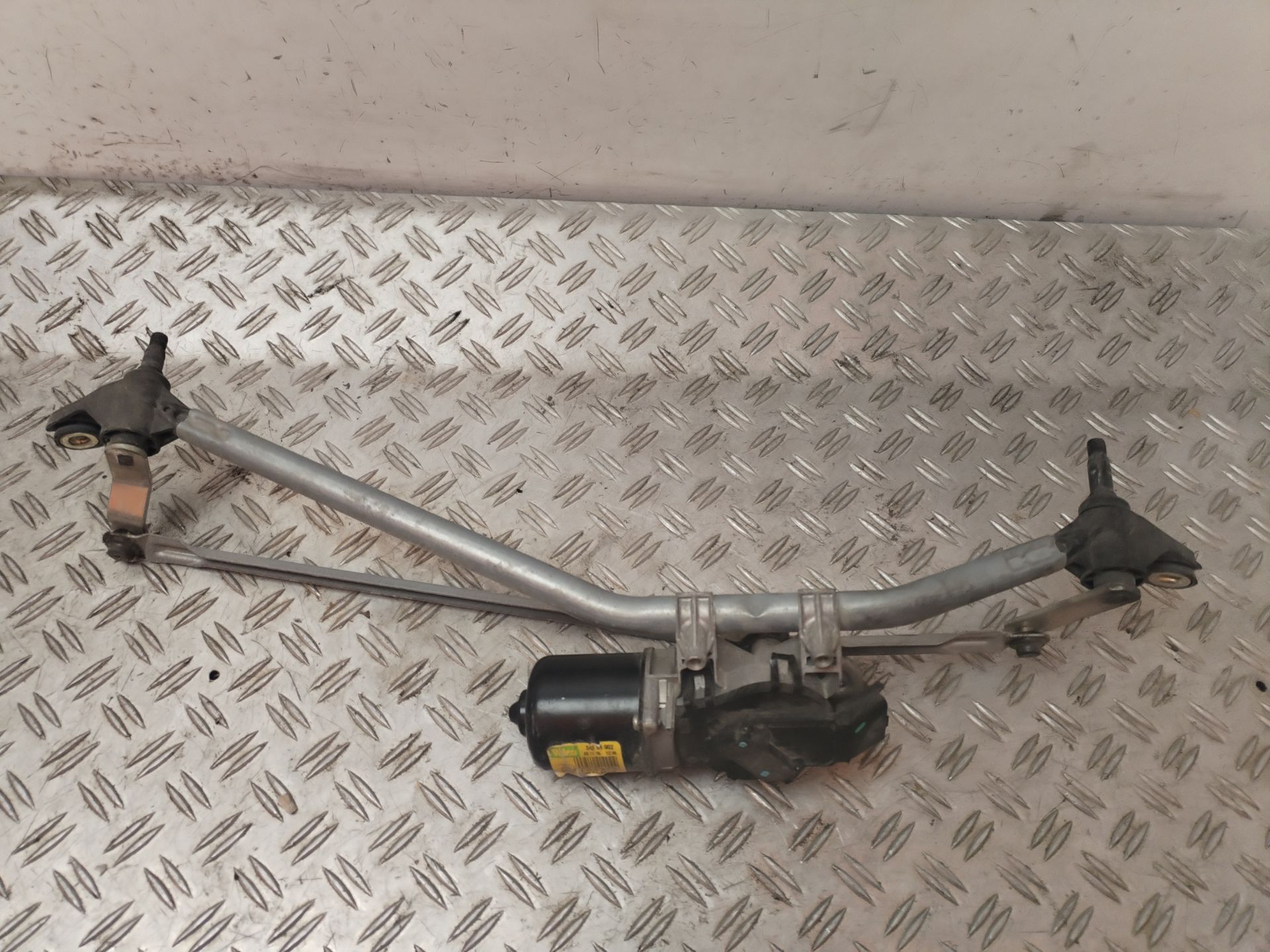 MOTOR LIMPIA DELANTERO 129209