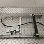 ELEVALUNAS DELANTERO DERECHO 129779