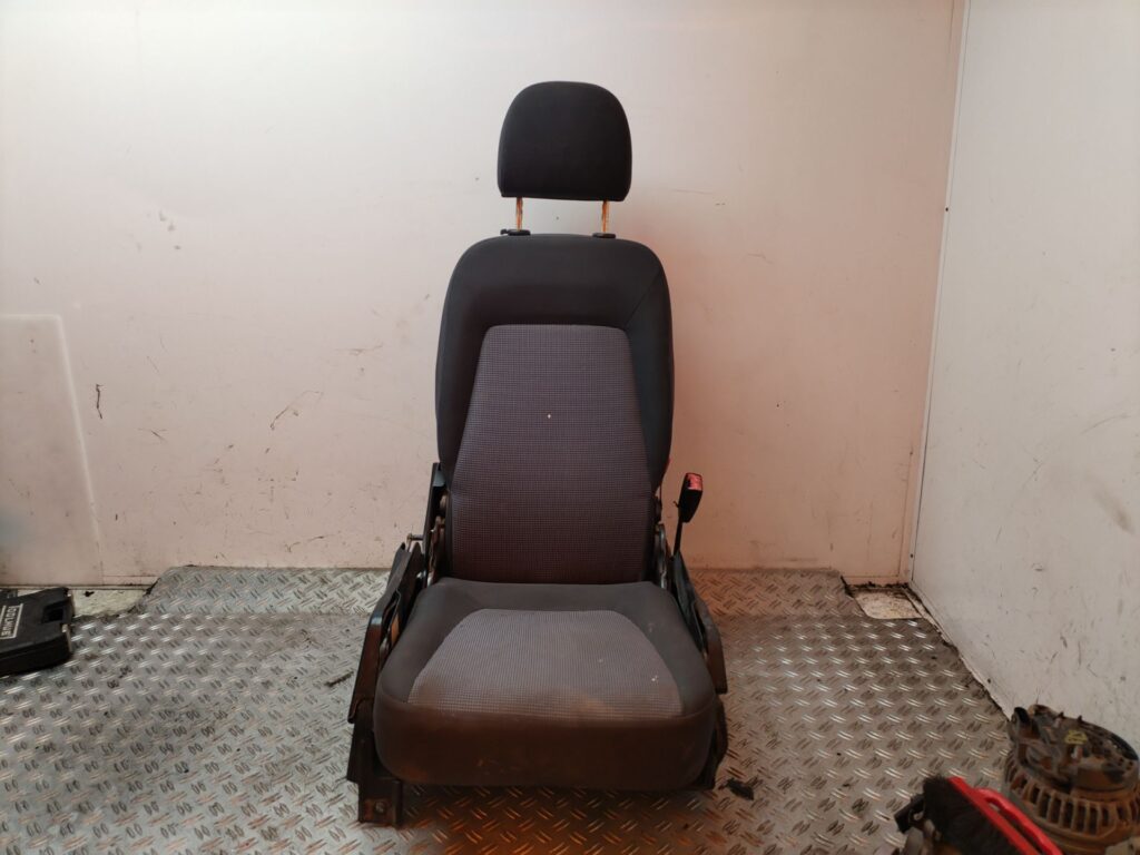 ASIENTO DELANTERO DERECHO 130483