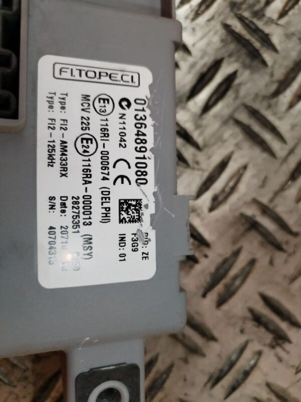 CAJA RELES / FUSIBLES 129970