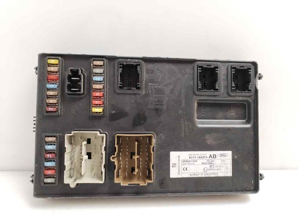 CAJA RELES / FUSIBLES 124392