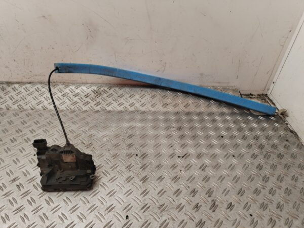 CERRADURA PUERTA LATERAL DERECHA 130532