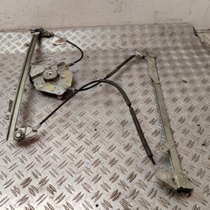 ELEVALUNAS DELANTERO DERECHO 129557