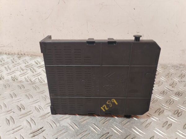 CAJA RELES / FUSIBLES 130317