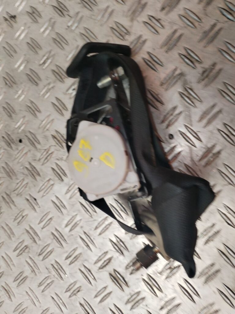CINTURON SEGURIDAD DELANTERO DERECHO 129302