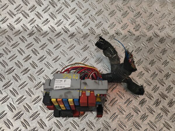 CAJA RELES / FUSIBLES 129341