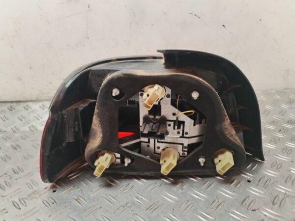 PILOTO TRASERO DERECHO 130045