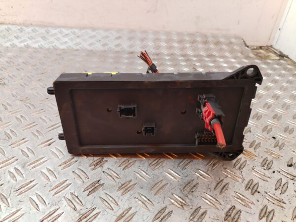 CAJA RELES / FUSIBLES 129949