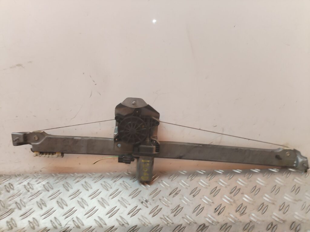 ELEVALUNAS DELANTERO DERECHO 128019