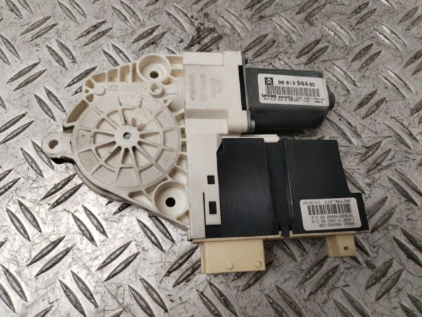 MOTOR ELEVALUNAS DELANTERO IZQUIERDO 130830