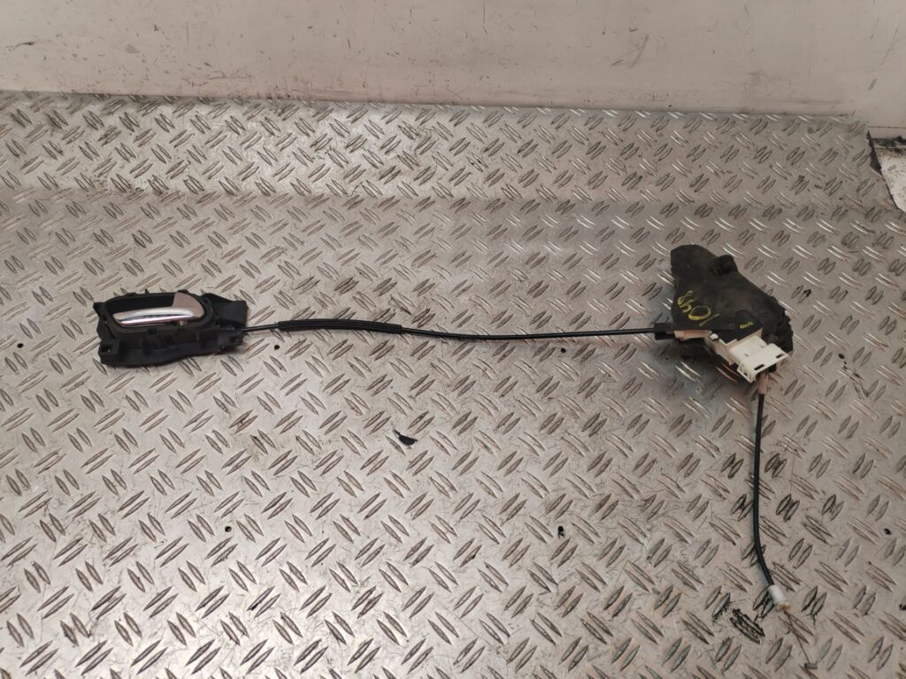 CERRADURA PUERTA DELANTERA DERECHA 130609