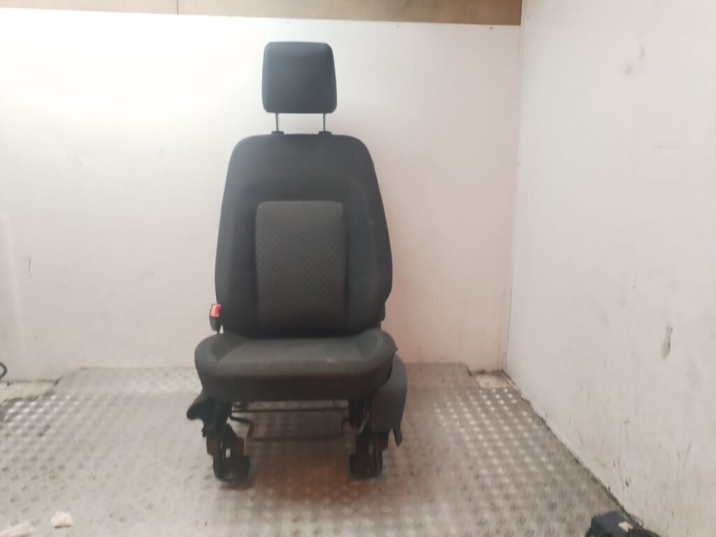ASIENTO DELANTERO IZQUIERDO 130669