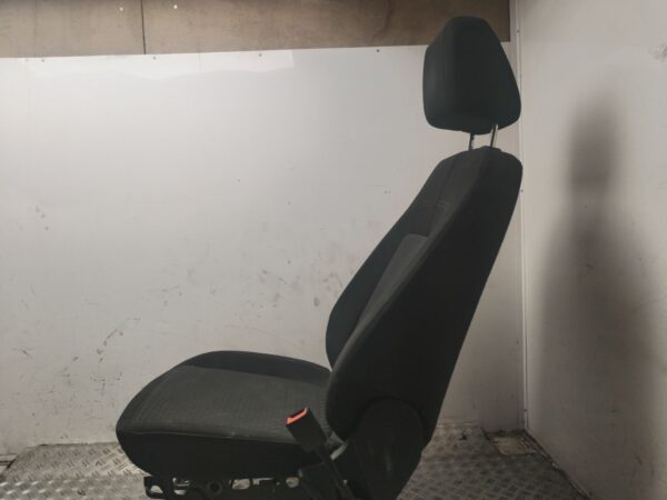ASIENTO DELANTERO DERECHO 130806