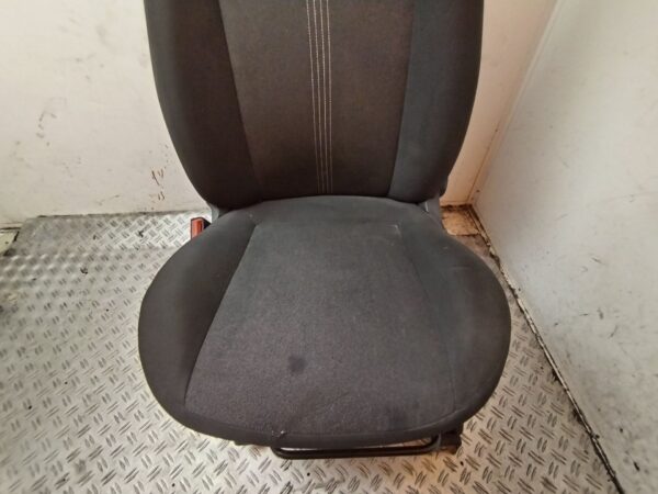 ASIENTO DELANTERO IZQUIERDO 131066