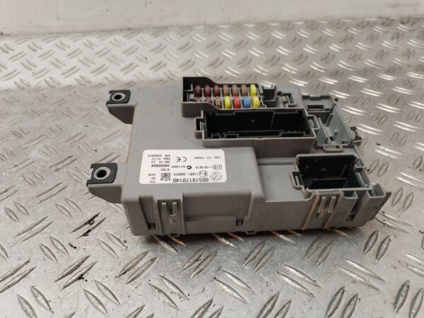 CAJA RELES / FUSIBLES 131332