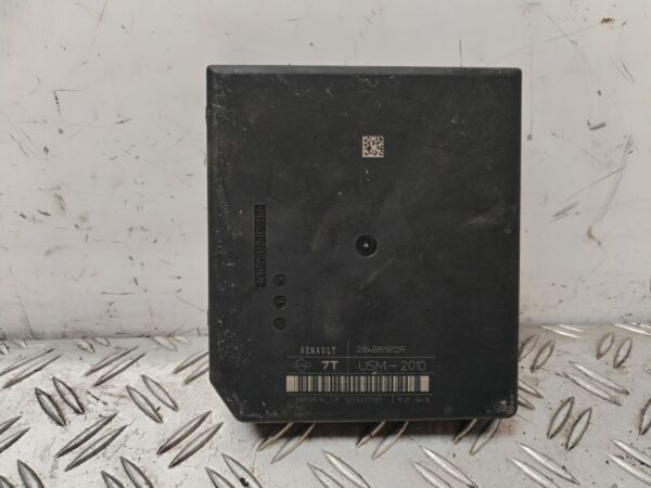 CAJA RELES / FUSIBLES 131054