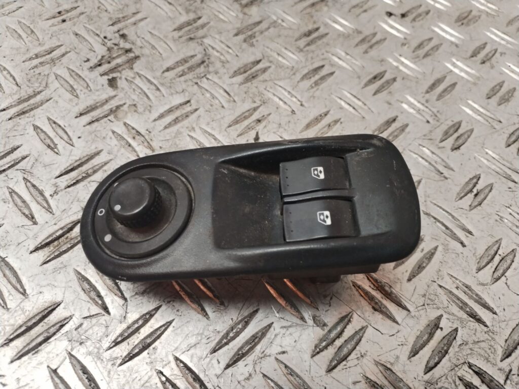 MANDO ELEVALUNAS DELANTERO IZQUIERDO 130823